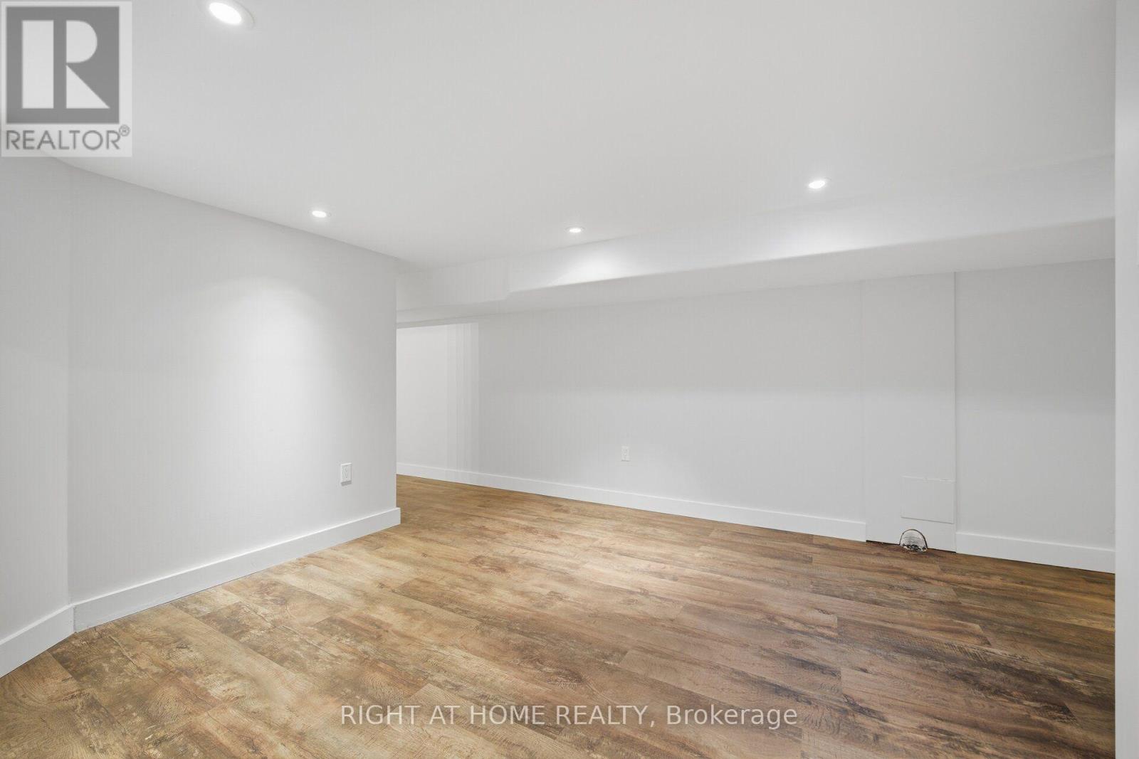 32 Eastmount Avenue, Toronto, Ontario  M4K 1V1 - Photo 32 - E14127068
