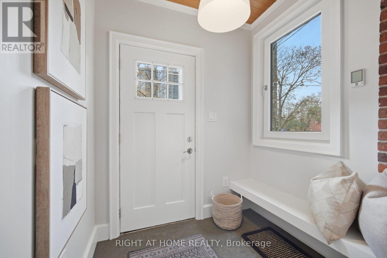 32 Eastmount Avenue, Toronto, Ontario  M4K 1V1 - Photo 4 - E14127068