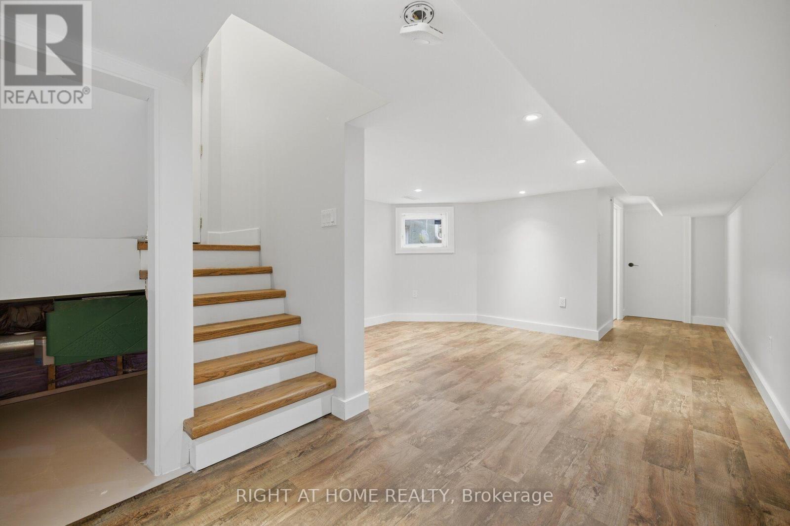32 Eastmount Avenue, Toronto, Ontario  M4K 1V1 - Photo 30 - E14127068
