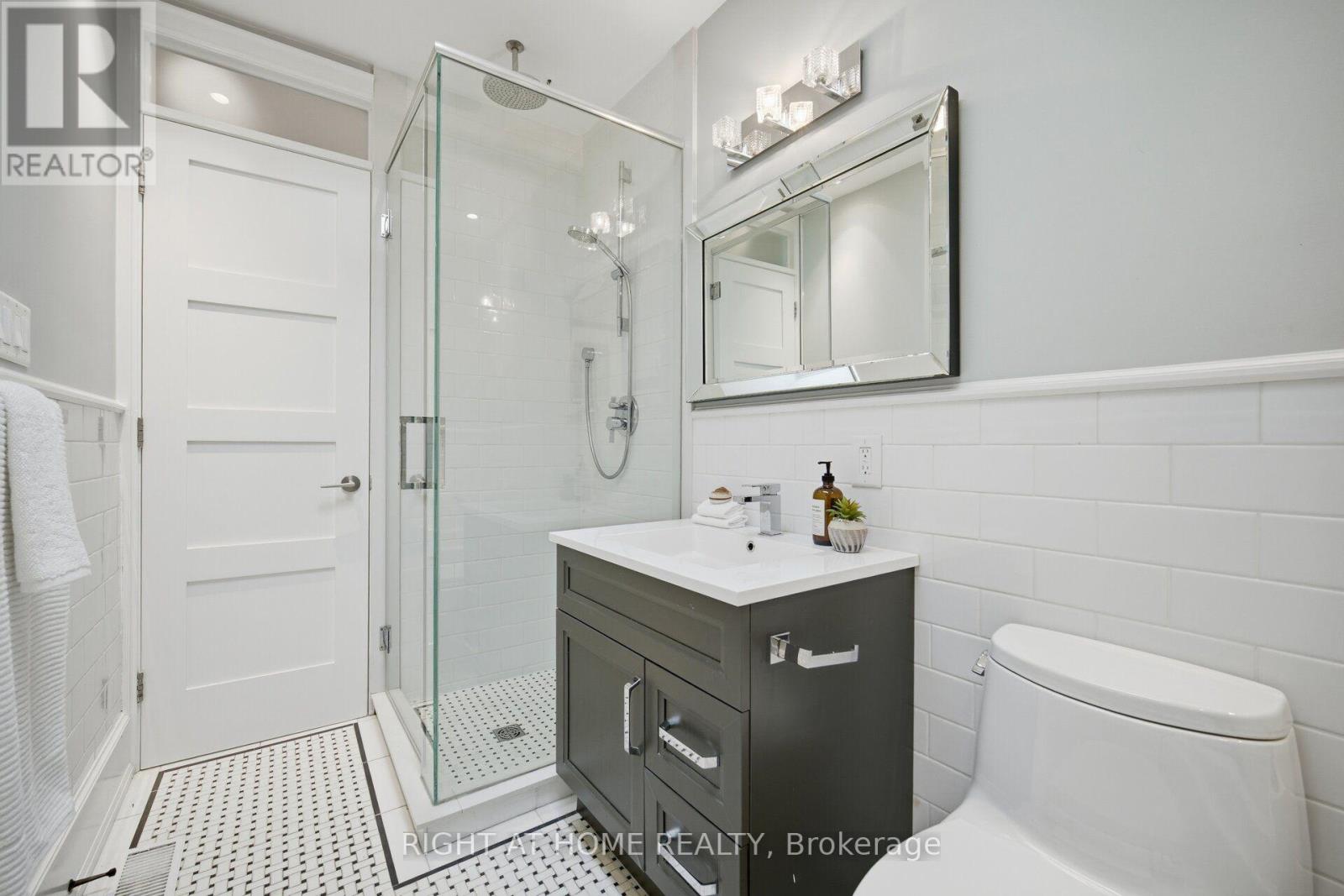 32 Eastmount Avenue, Toronto, Ontario  M4K 1V1 - Photo 29 - E14127068