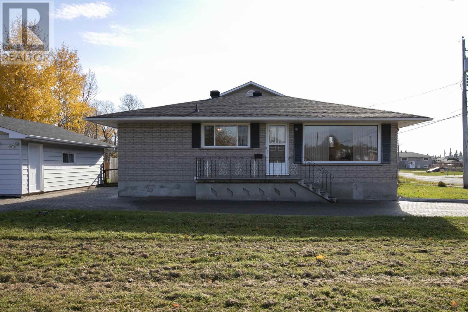 63 Murton Ave, Sault Ste. Marie, Ontario  P6C 4G5 - Photo 3 - SM263014
