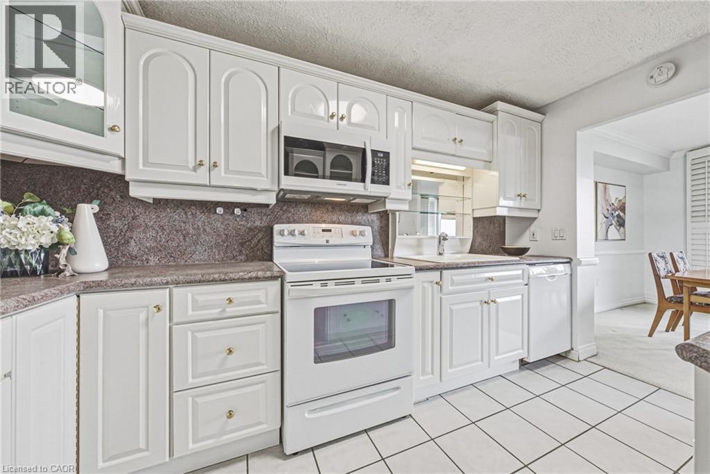 2055 Upper Middle Road Unit# 1005, Burlington, Ontario  L7P 3P4 - Photo 4 - 40874863
