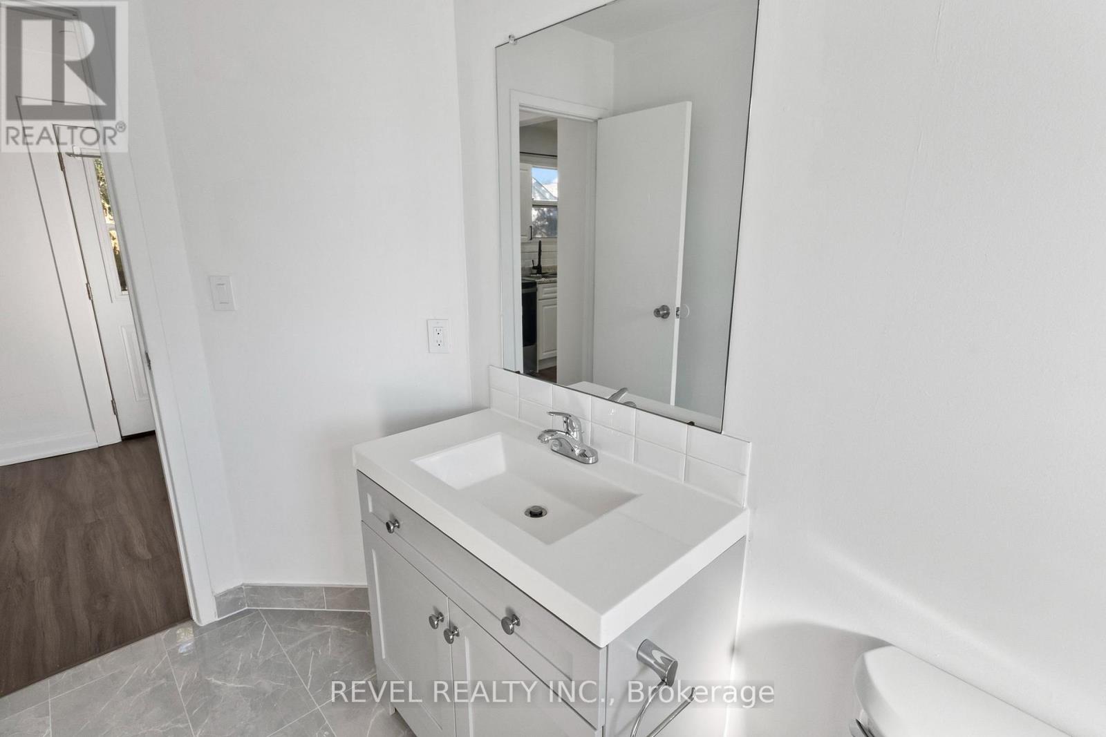 Unit 2 - 1100 Simcoe Street S, Oshawa, Ontario L1H 4L6 - Photo 26 - E14127308