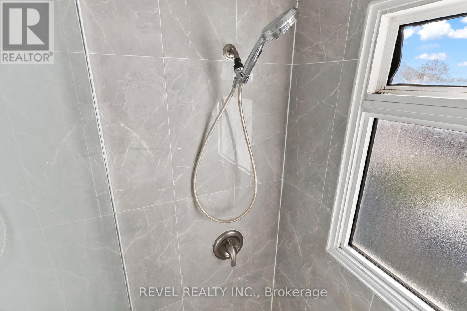 Unit 2 - 1100 Simcoe Street S, Oshawa, Ontario L1H 4L6 - Photo 28 - E14127308