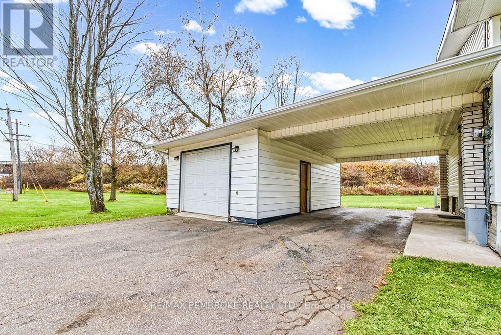 180 Everett Street, Pembroke, Ontario K8A 3W1 - Photo 3 - X14127400