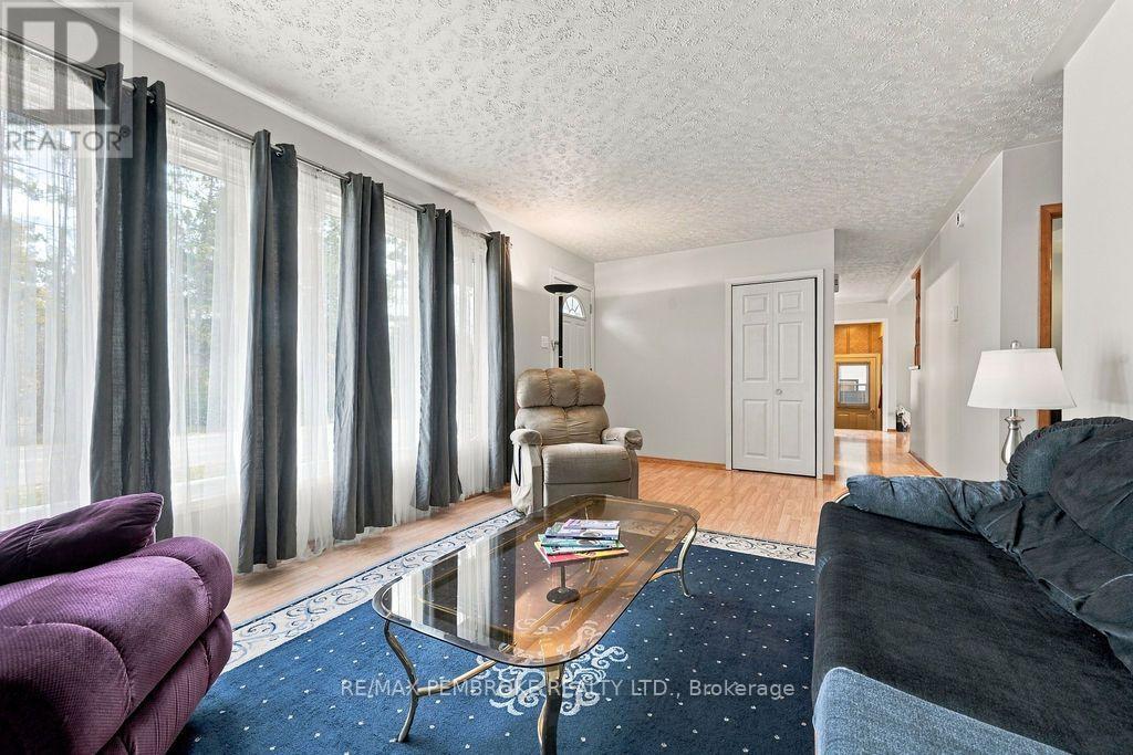 180 Everett Street, Pembroke, Ontario K8A 3W1 - Photo 6 - X14127400