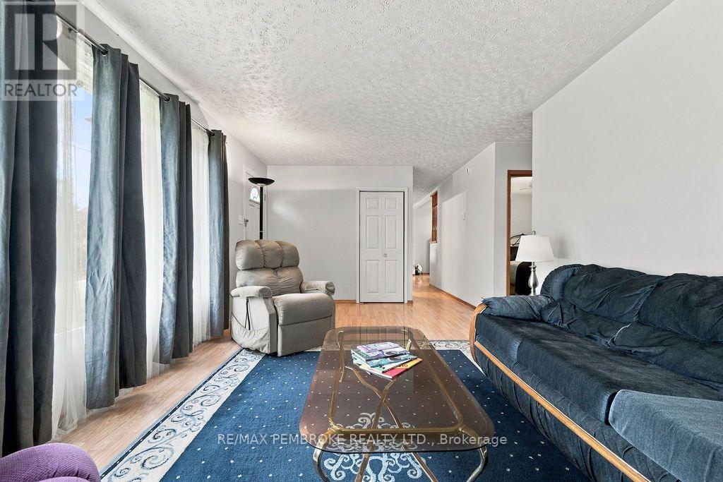 180 Everett Street, Pembroke, Ontario K8A 3W1 - Photo 7 - X14127400