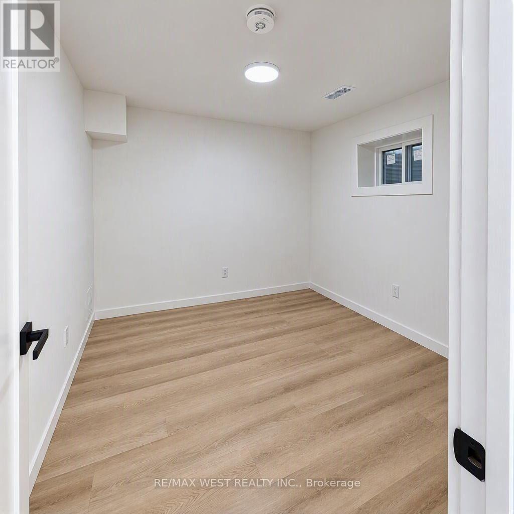Lower - 296 Ruhl Drive, Milton, Ontario  L9T 8C9 - Photo 7 - W14127326