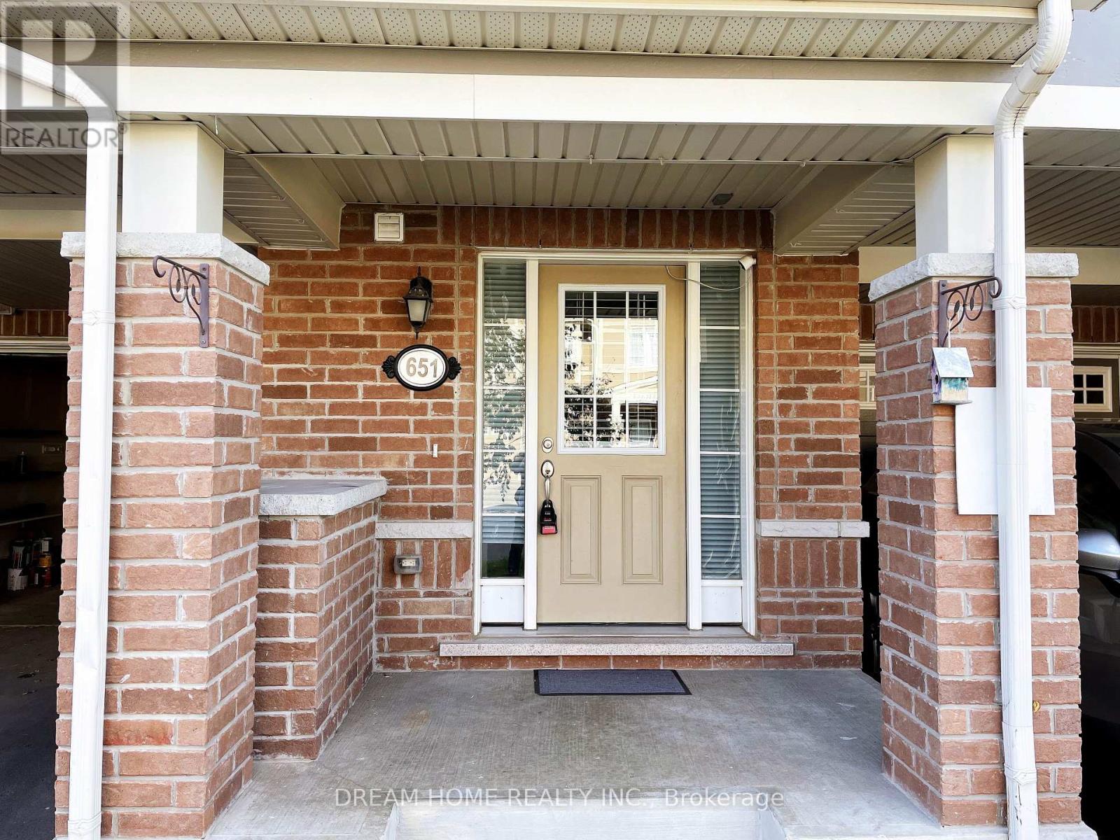 651 Laking Terrace, Milton, Ontario  L9T 9J4 - Photo 2 - W14127392