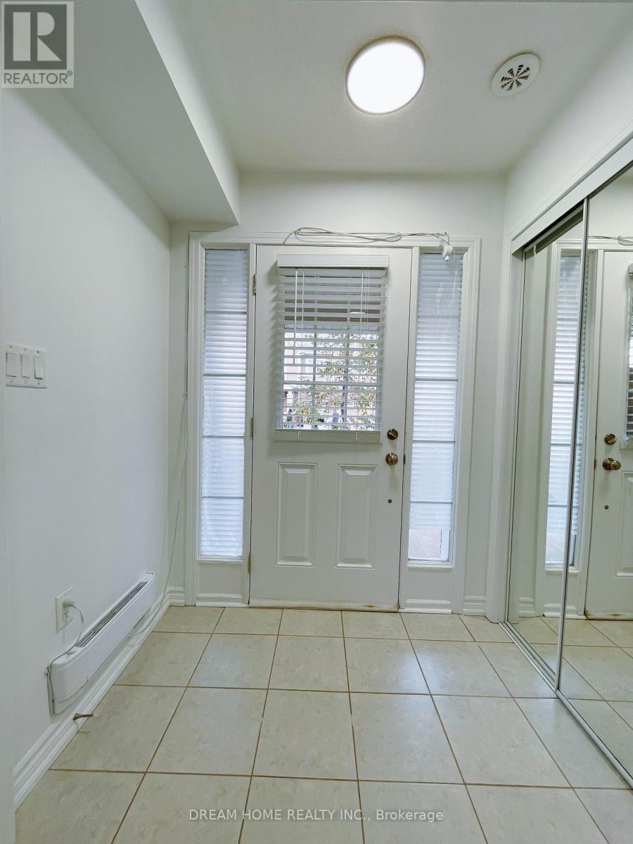 651 Laking Terrace, Milton, Ontario  L9T 9J4 - Photo 3 - W14127392