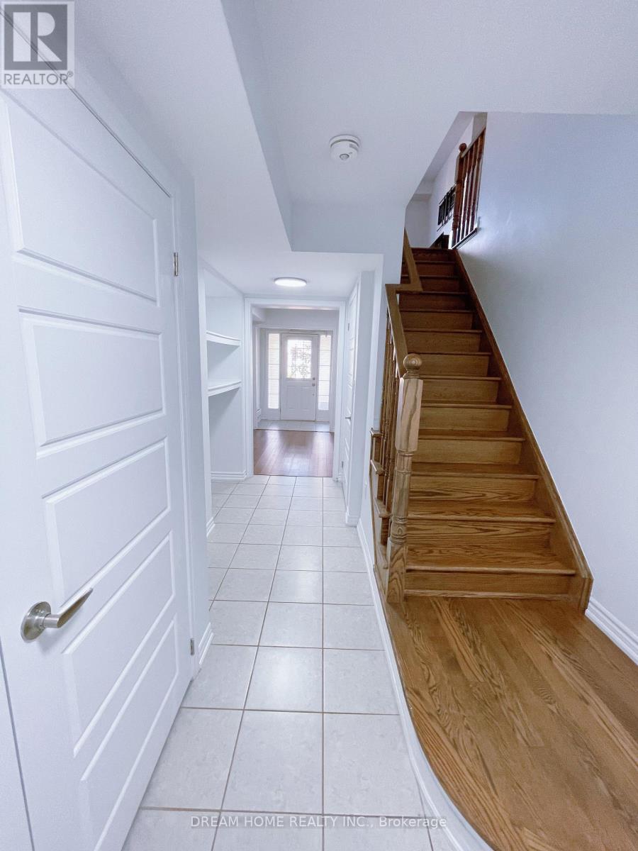 651 Laking Terrace, Milton, Ontario  L9T 9J4 - Photo 6 - W14127392