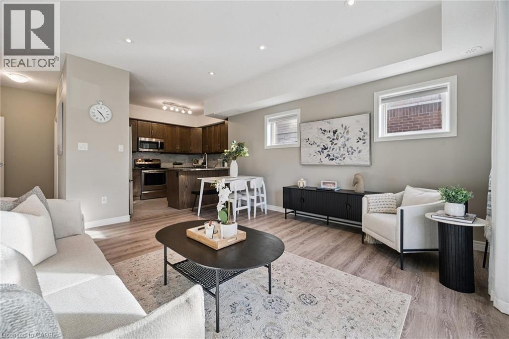 Townhouse for sale at 1114 Fairway Road N Unit# B, Grand River South, Kitchener, Ontario, photo 7