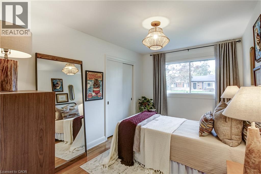 2228 Clarendon Park Drive, Burlington, Ontario  L7R 1X1 - Photo 12 - 40874807