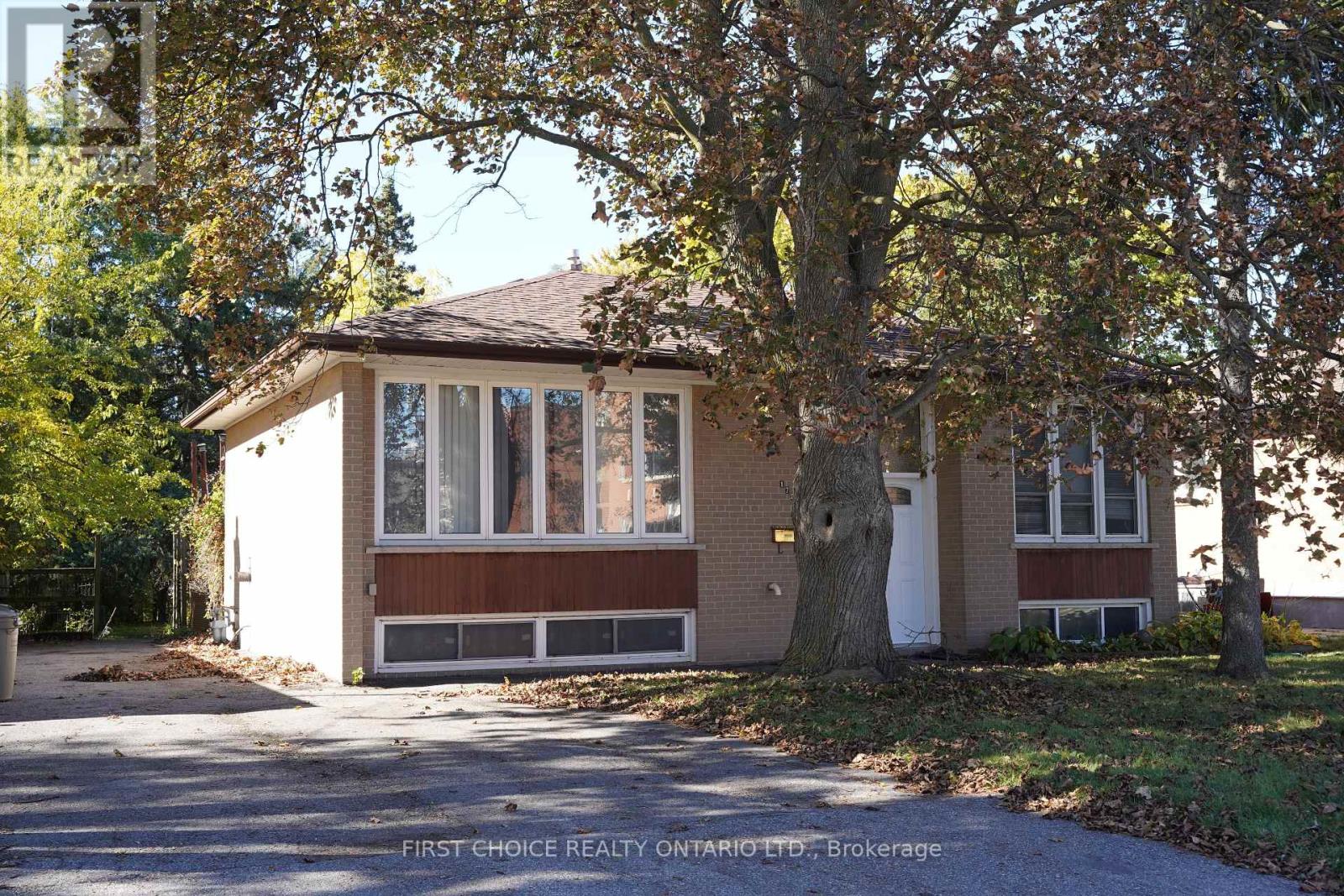 172 COLBORNE AVENUE, Richmond Hill, Ontario