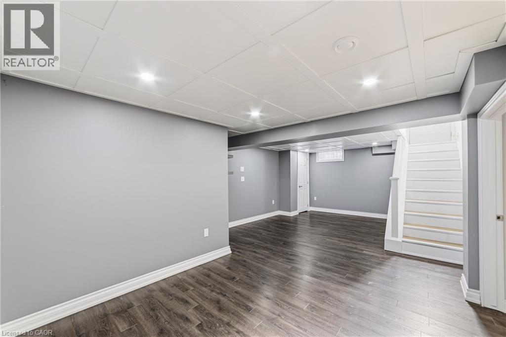 458 East 37th Street, Hamilton, Ontario  L8V 4B9 - Photo 17 - 40874854
