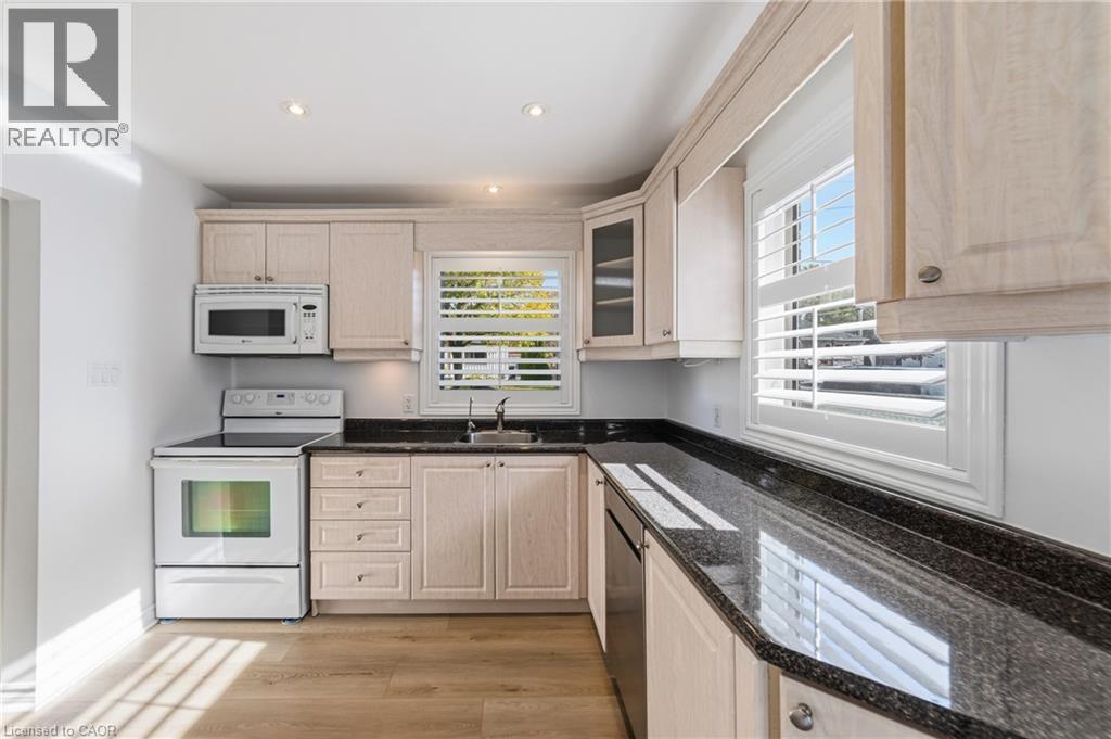 458 East 37th Street, Hamilton, Ontario  L8V 4B9 - Photo 7 - 40874854