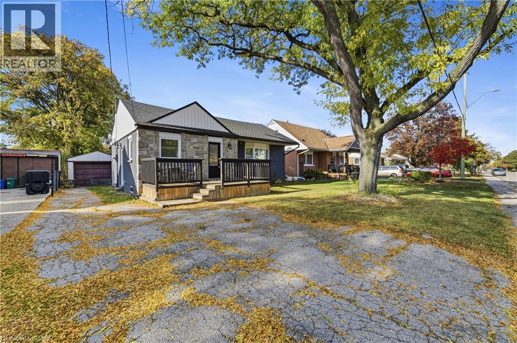 458 East 37th Street, Hamilton, Ontario  L8V 4B9 - Photo 2 - 40874854