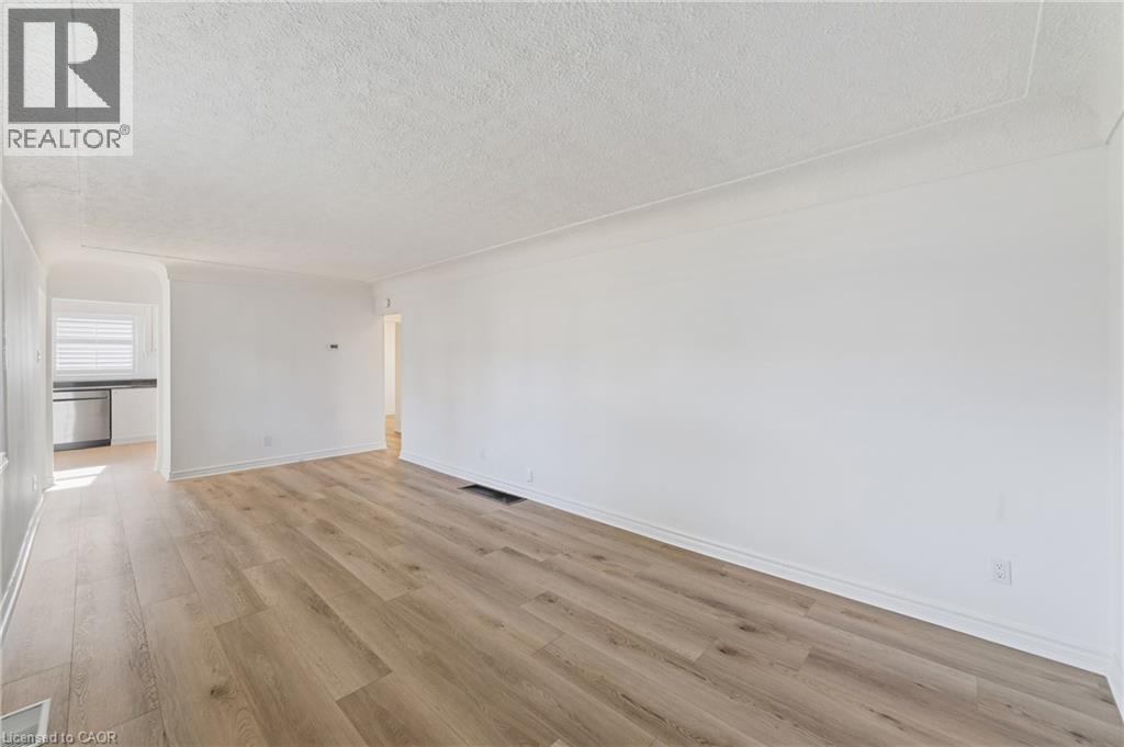 458 East 37th Street, Hamilton, Ontario  L8V 4B9 - Photo 10 - 40874854