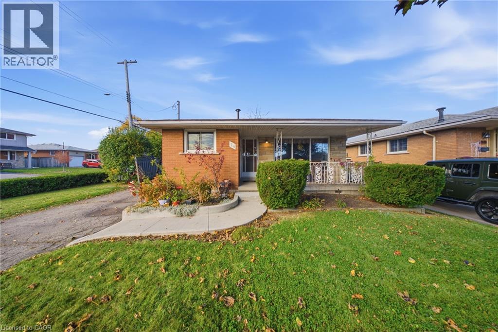 24 RAPALLO Drive, Hamilton, Ontario