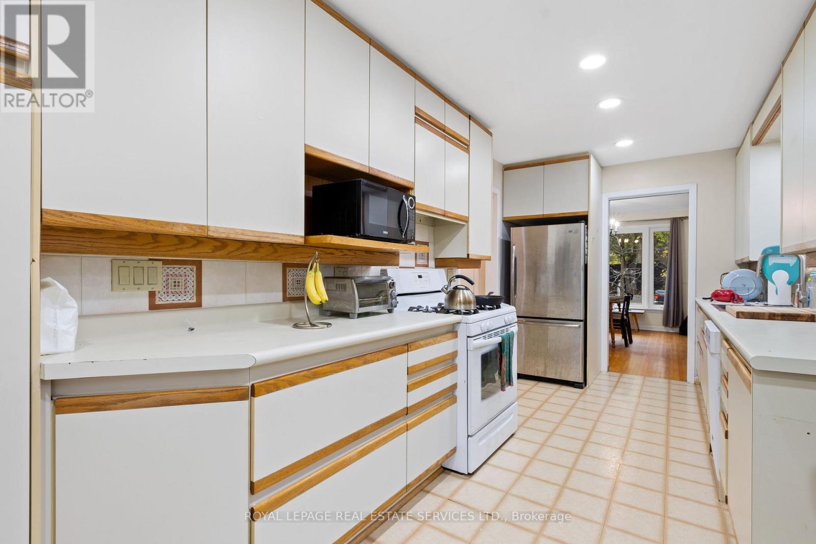 Main & Upper - 1129 Mount Pleasant Road, Toronto, Ontario  M4P 2M8 - Photo 11 - C14127450