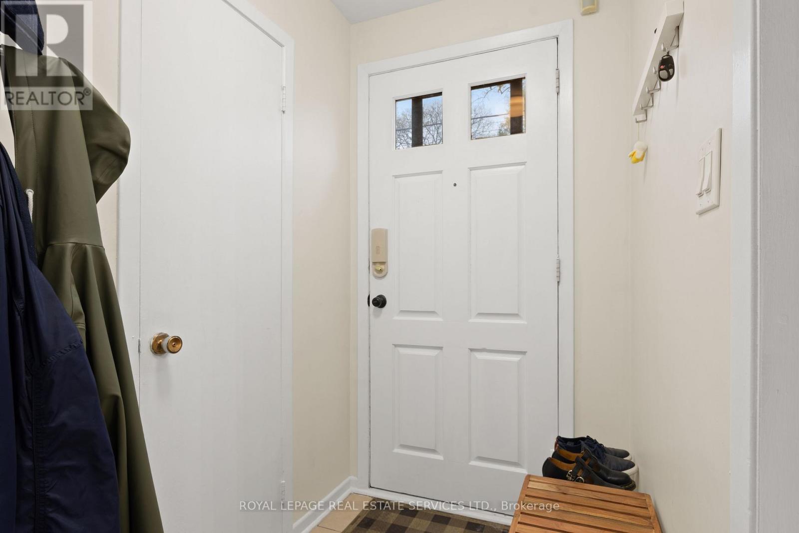 Main & Upper - 1129 Mount Pleasant Road, Toronto, Ontario  M4P 2M8 - Photo 2 - C14127450