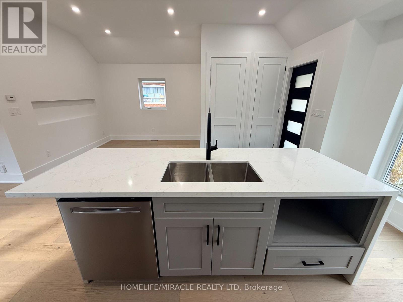 20 Shaneen Boulevard, Toronto, Ontario  M1R 1B7 - Photo 5 - E14127410