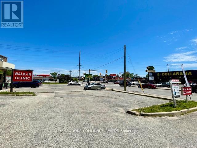 100 E - 107 Holland Street E, Bradford West Gwillimbury, Ontario  L3Z 2B7 - Photo 2 - N14127572