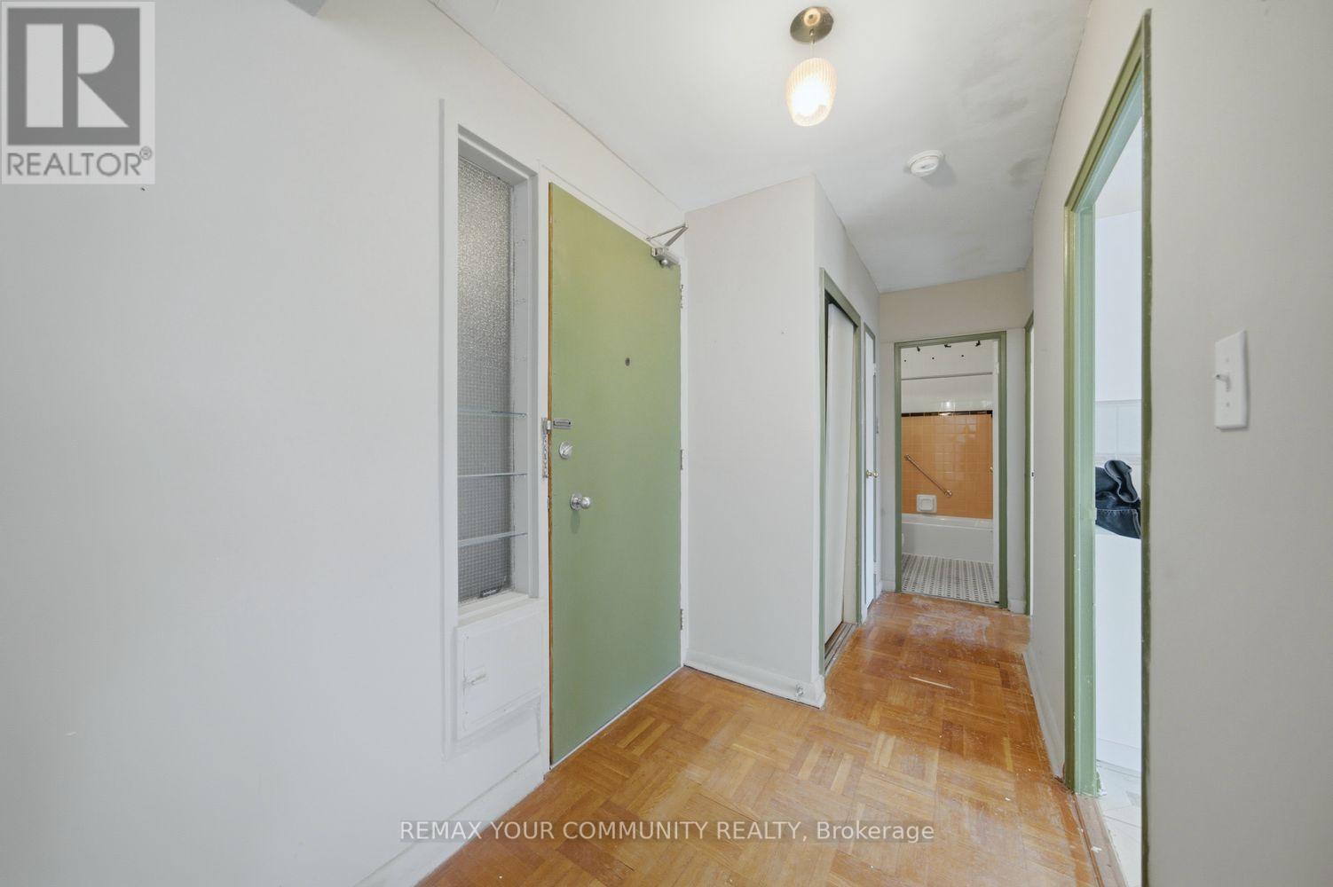 12 - 8 Kinsdale Boulevard, Toronto, Ontario  M8Y 1T9 - Photo 4 - W14127470