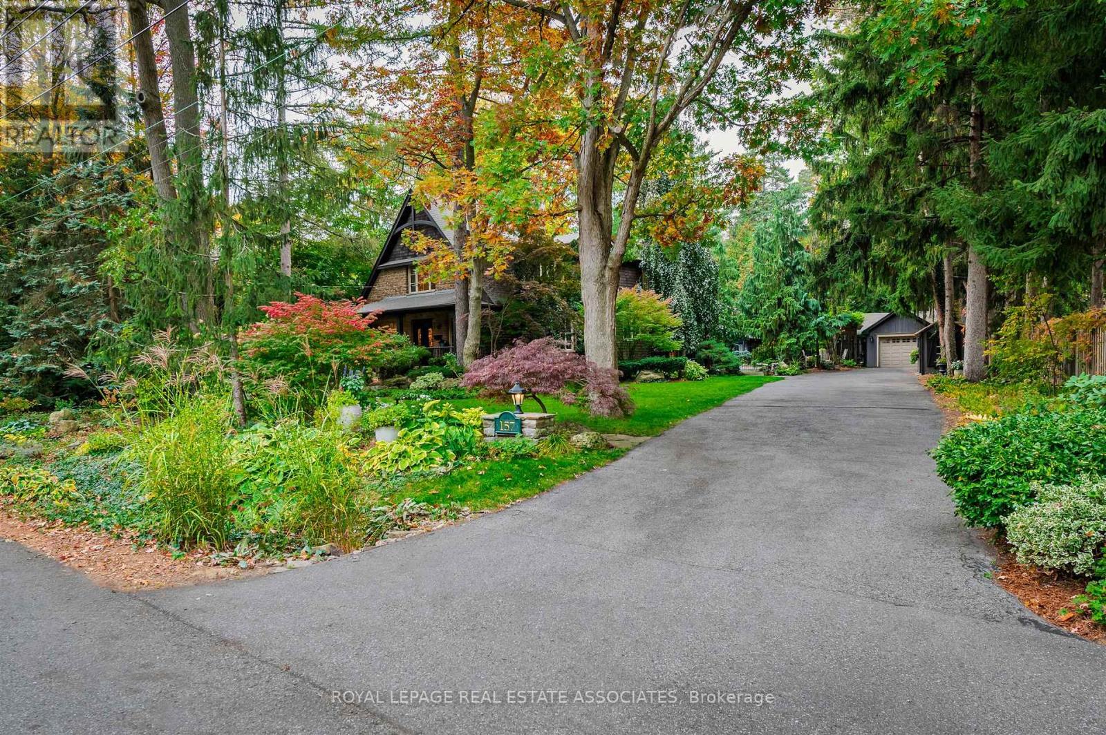 157 Indian Valley Trail, Mississauga, Ontario  L5G 2K5 - Photo 3 - W14127652