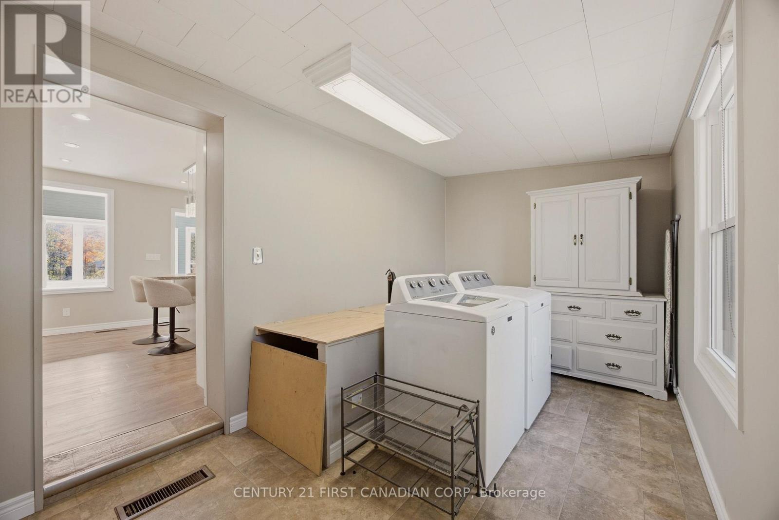 257 Union Street, North Middlesex, Ontario  N0M 2K0 - Photo 25 - X14127302