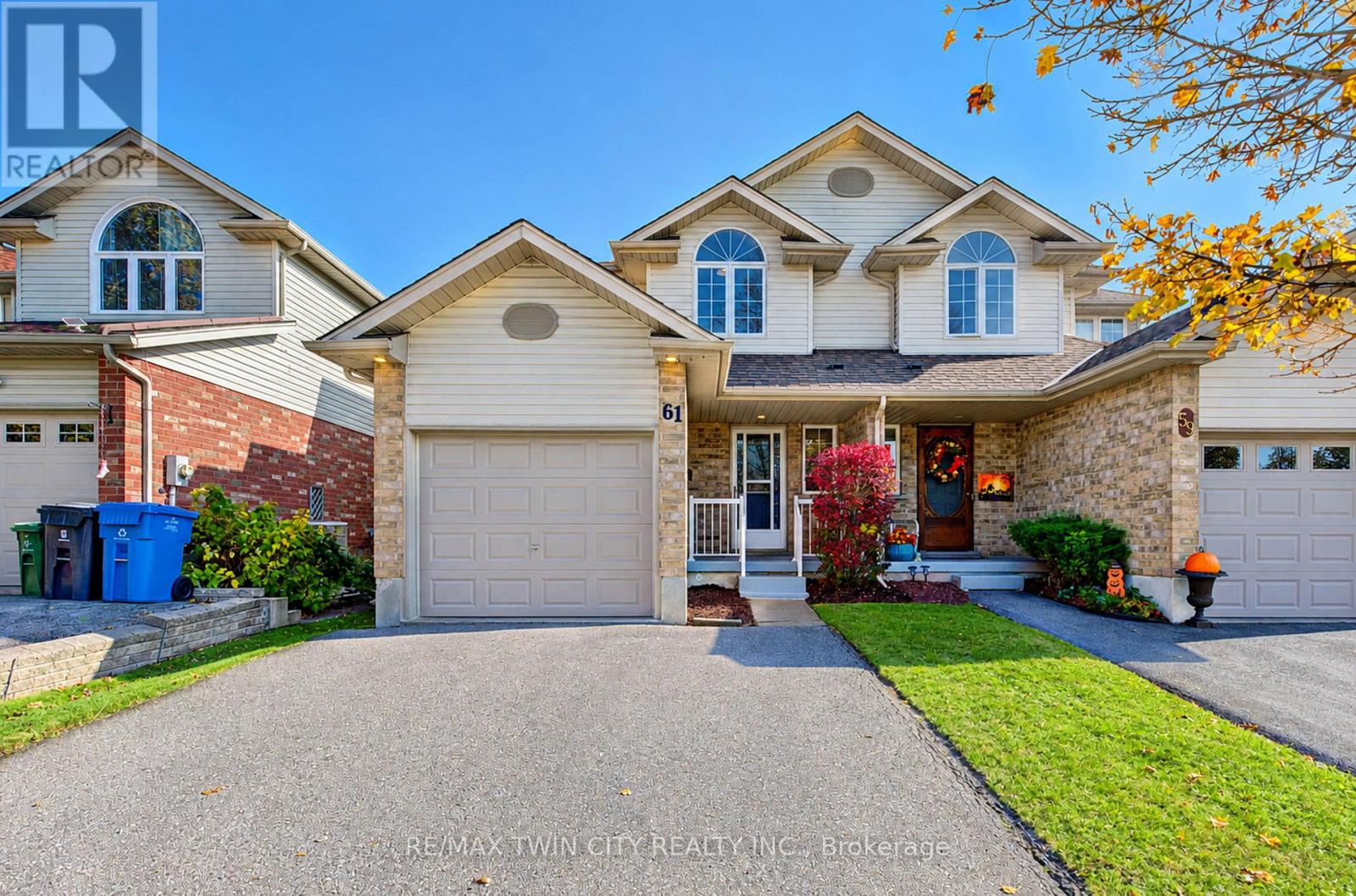 61 CHESTERTON LANE, Guelph, Ontario