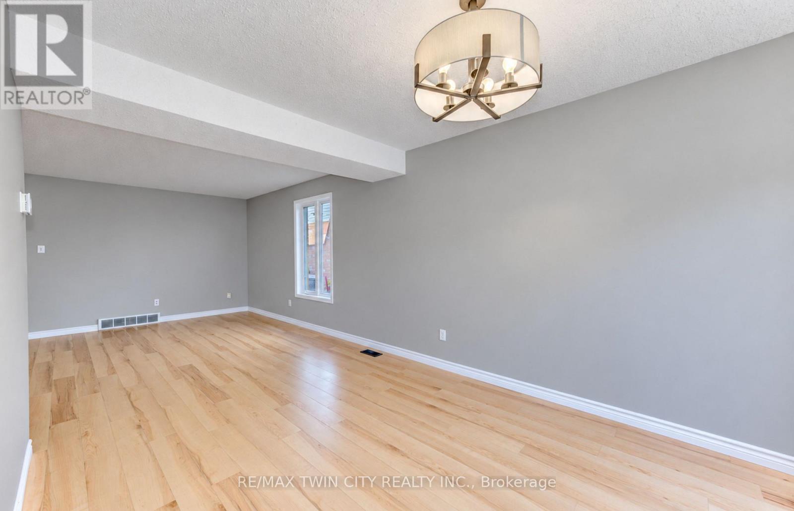 61 Chesterton Lane, Guelph, Ontario  N1E 7A6 - Photo 10 - X14127512