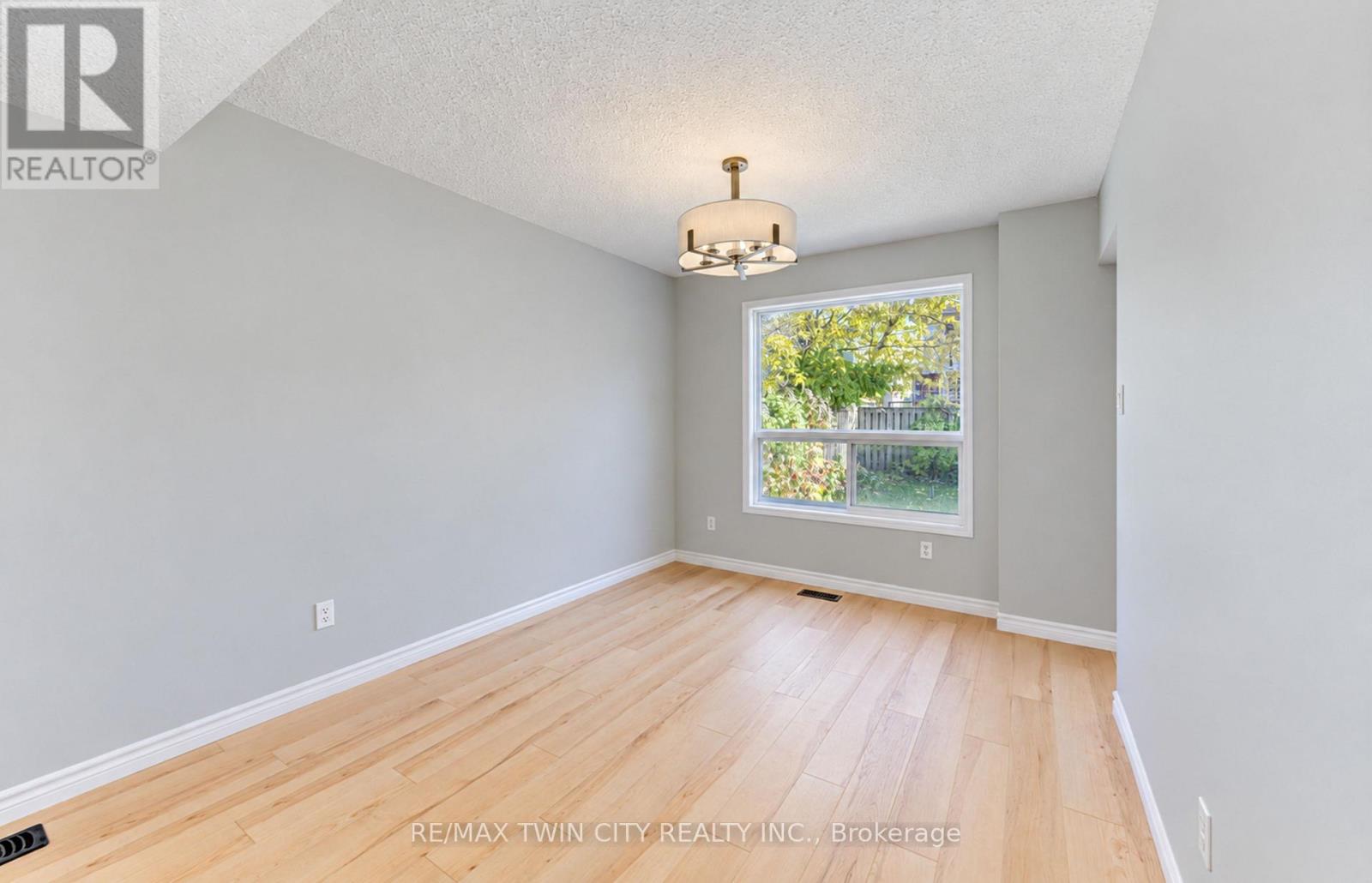 61 Chesterton Lane, Guelph, Ontario  N1E 7A6 - Photo 12 - X14127512
