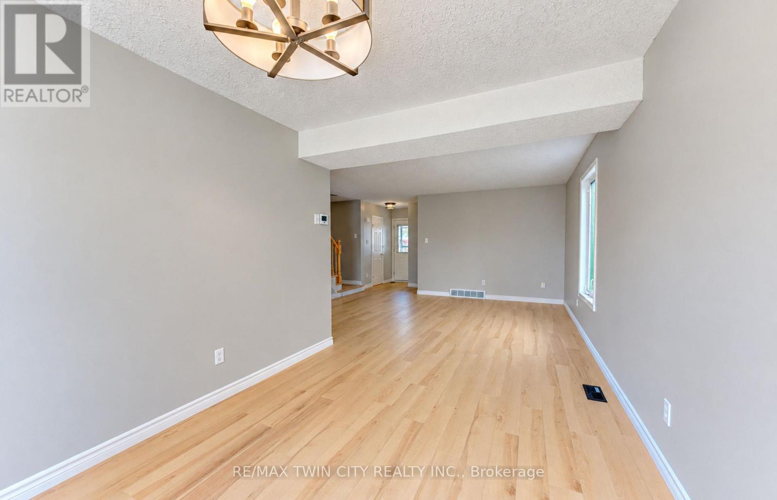 61 Chesterton Lane, Guelph, Ontario  N1E 7A6 - Photo 13 - X14127512
