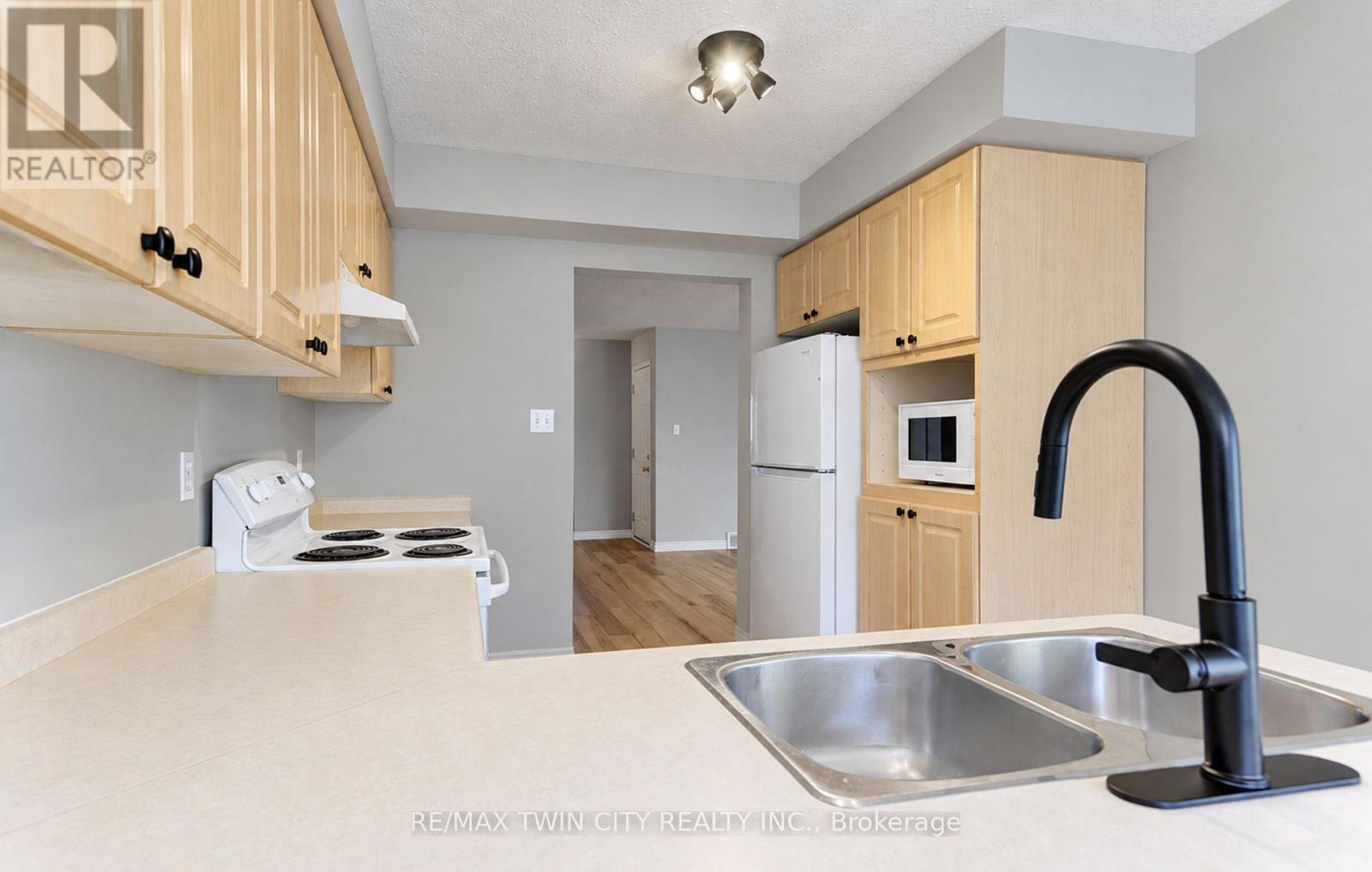 61 Chesterton Lane, Guelph, Ontario  N1E 7A6 - Photo 19 - X14127512