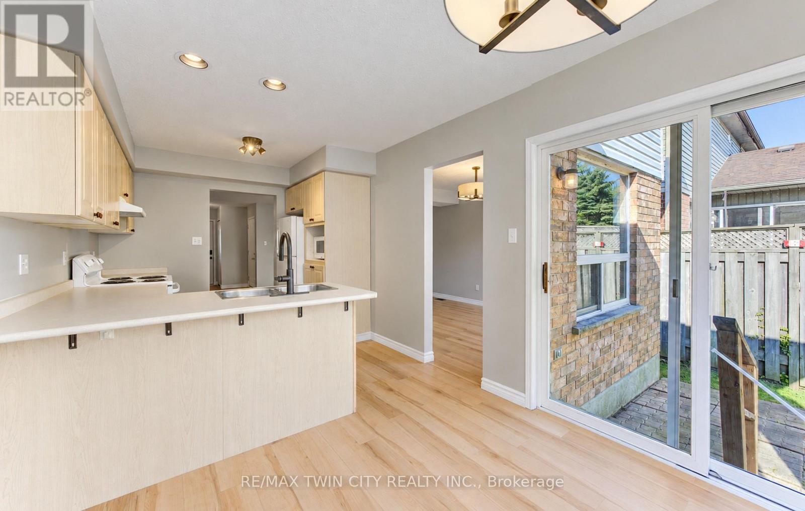 61 Chesterton Lane, Guelph, Ontario  N1E 7A6 - Photo 20 - X14127512