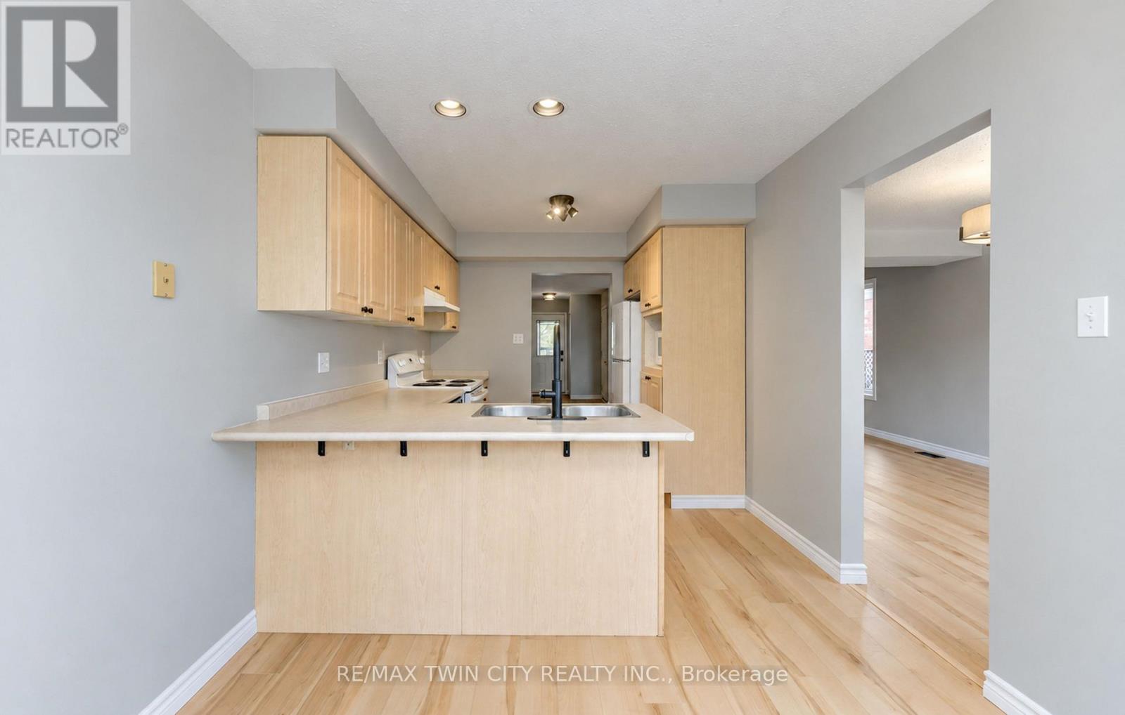 61 Chesterton Lane, Guelph, Ontario  N1E 7A6 - Photo 21 - X14127512