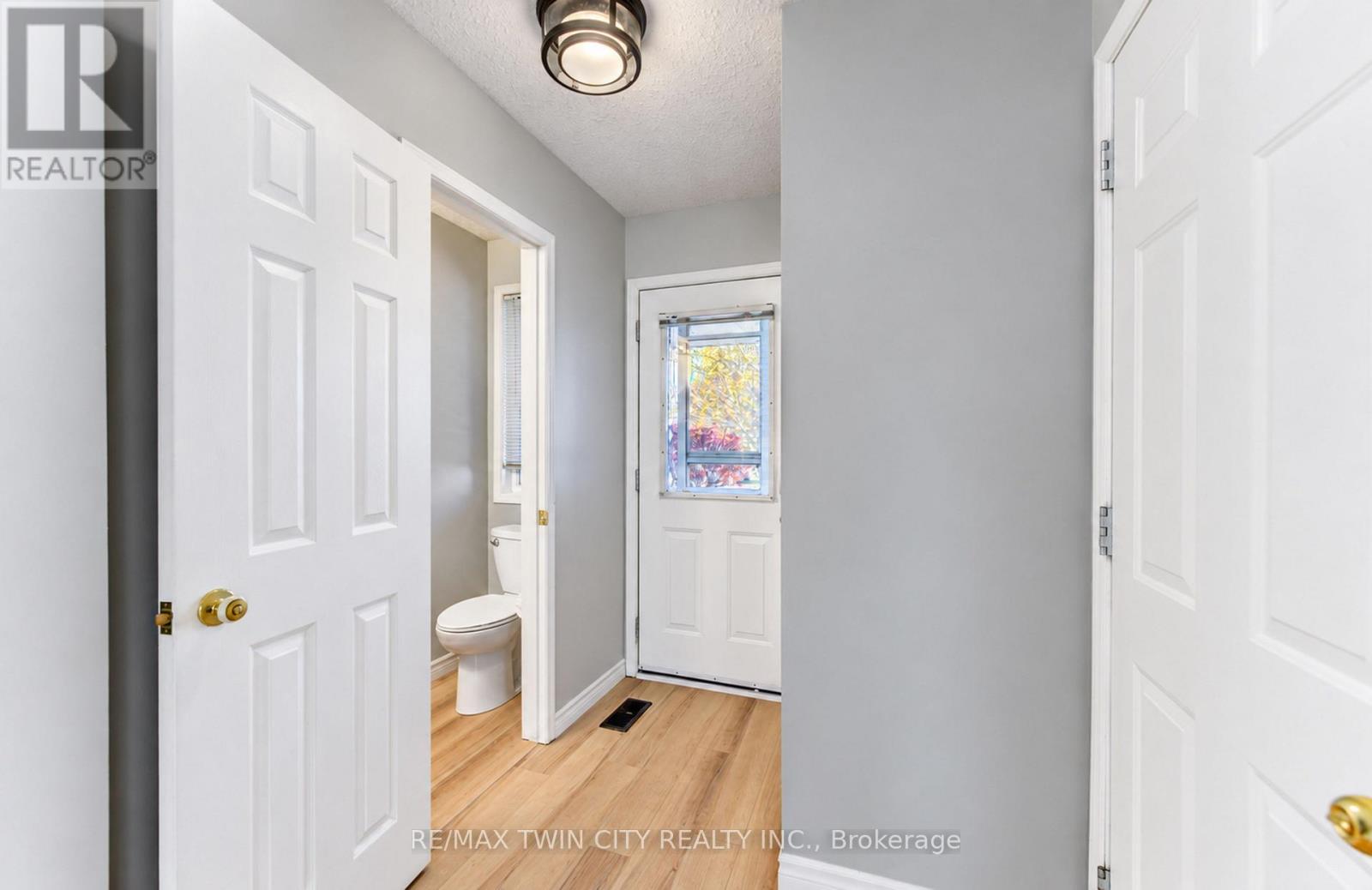 61 Chesterton Lane, Guelph, Ontario  N1E 7A6 - Photo 3 - X14127512