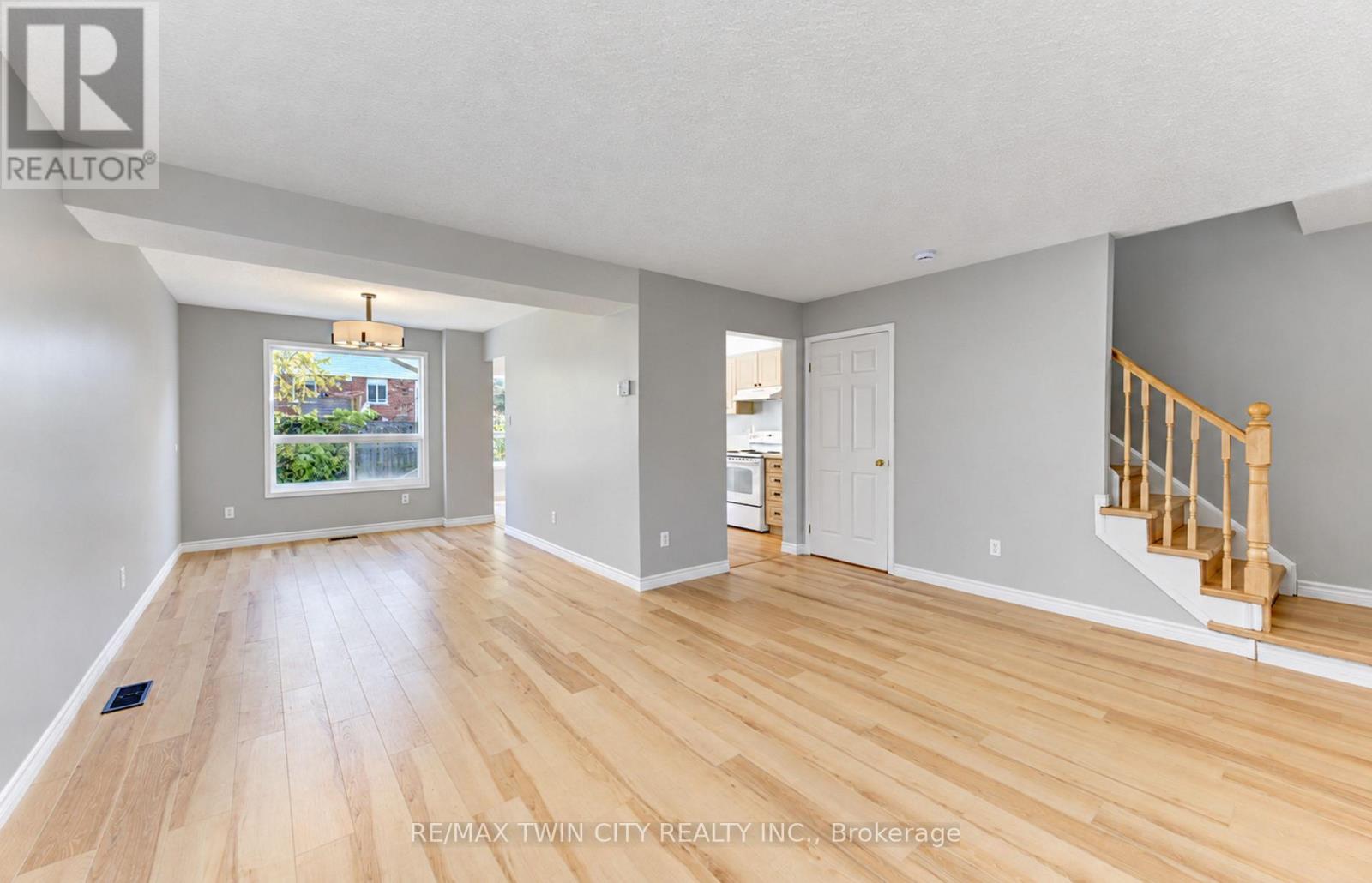 61 Chesterton Lane, Guelph, Ontario  N1E 7A6 - Photo 7 - X14127512