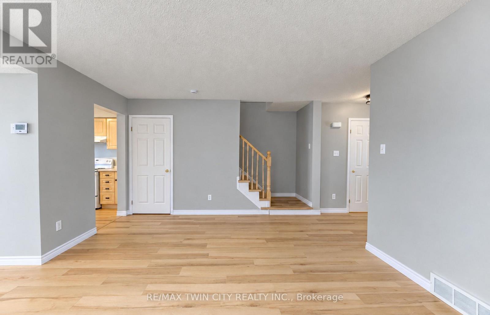 61 Chesterton Lane, Guelph, Ontario  N1E 7A6 - Photo 8 - X14127512