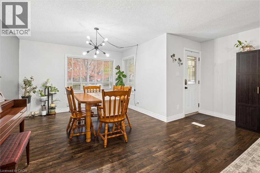 3 Oakwood Avenue, Kitchener, Ontario  N2H 6G7 - Photo 4 - 40874314