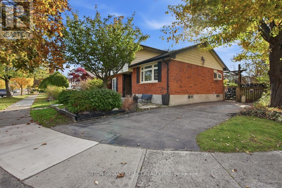 25 Finch Crescent, London South, Ontario  N6E 2E4 - Photo 3 - X14127772