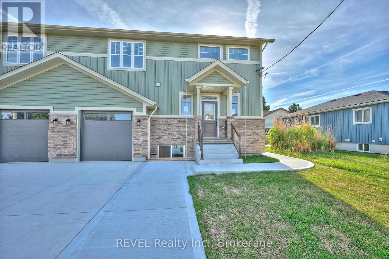 Upper Unit - 4652 Belfast Avenue, Niagara Falls, Ontario  L2E 4G3 - Photo 1 - X14127832
