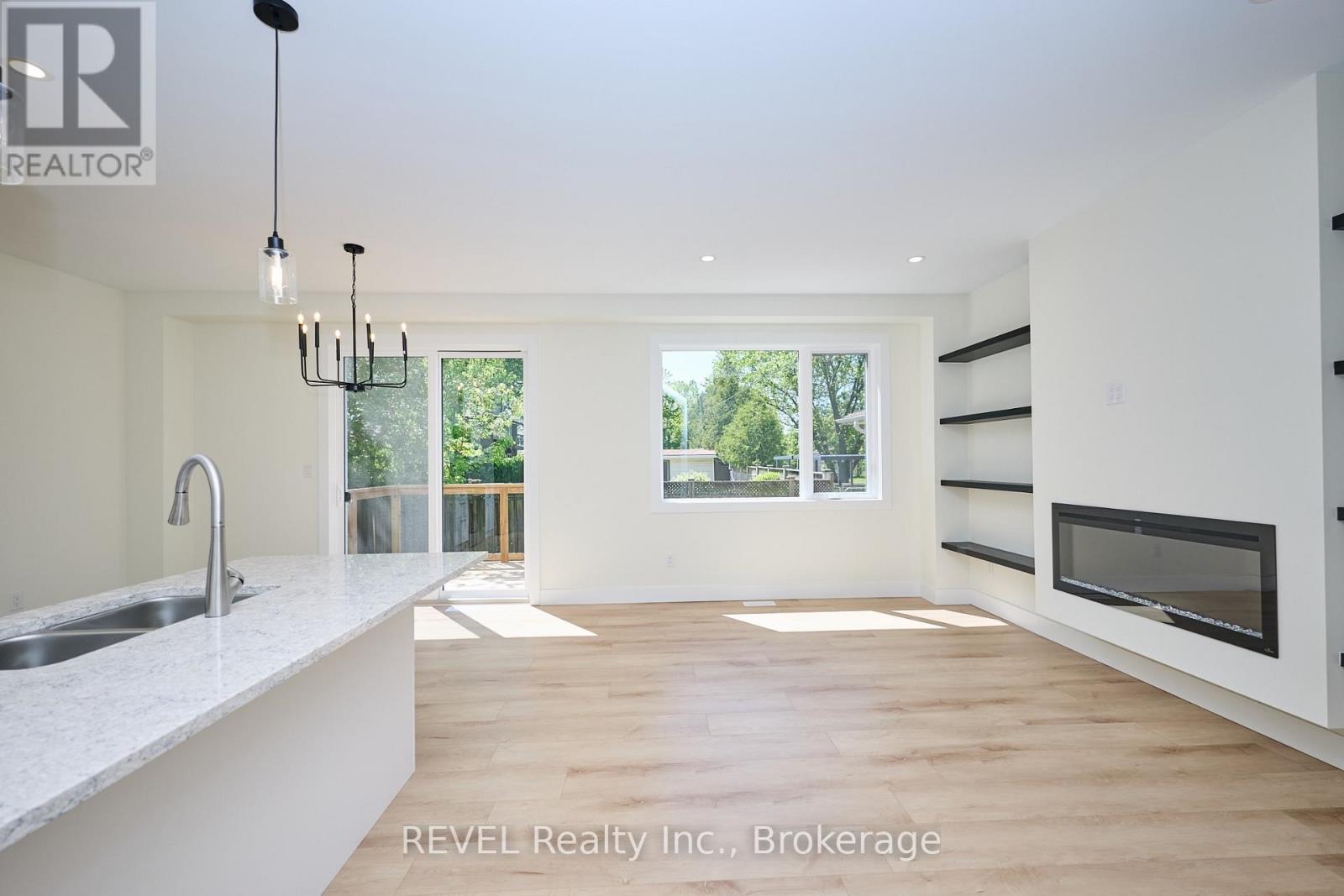 Upper Unit - 4652 Belfast Avenue, Niagara Falls, Ontario  L2E 4G3 - Photo 4 - X14127832