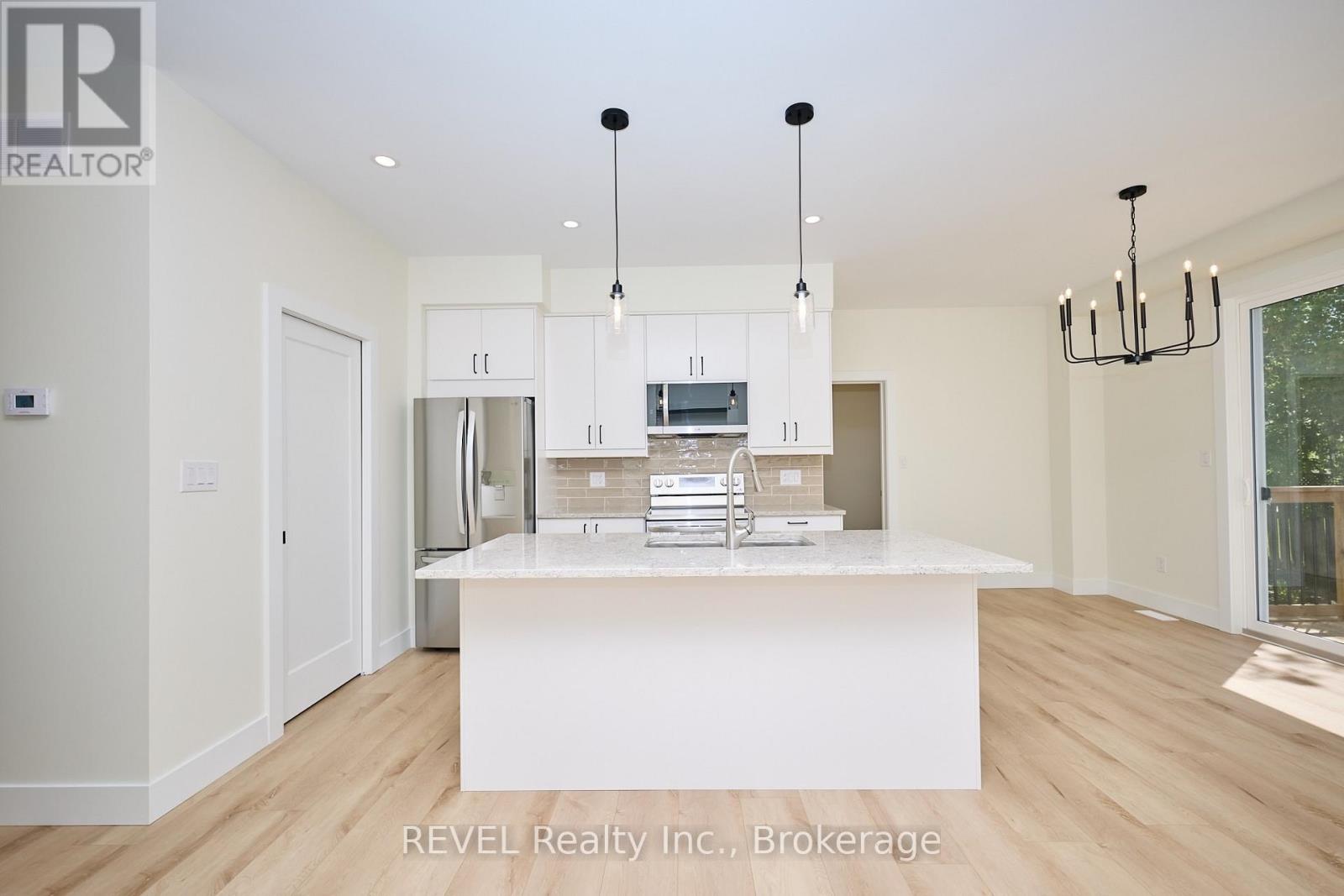 Upper Unit - 4652 Belfast Avenue, Niagara Falls, Ontario  L2E 4G3 - Photo 6 - X14127832