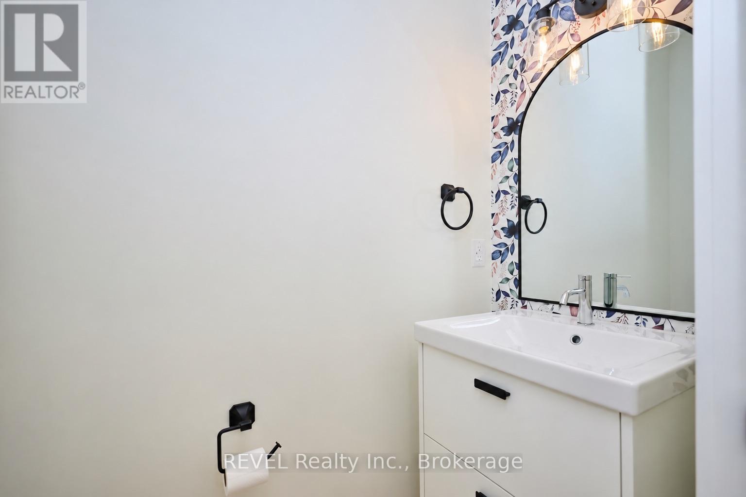 Upper Unit - 4652 Belfast Avenue, Niagara Falls, Ontario  L2E 4G3 - Photo 9 - X14127832