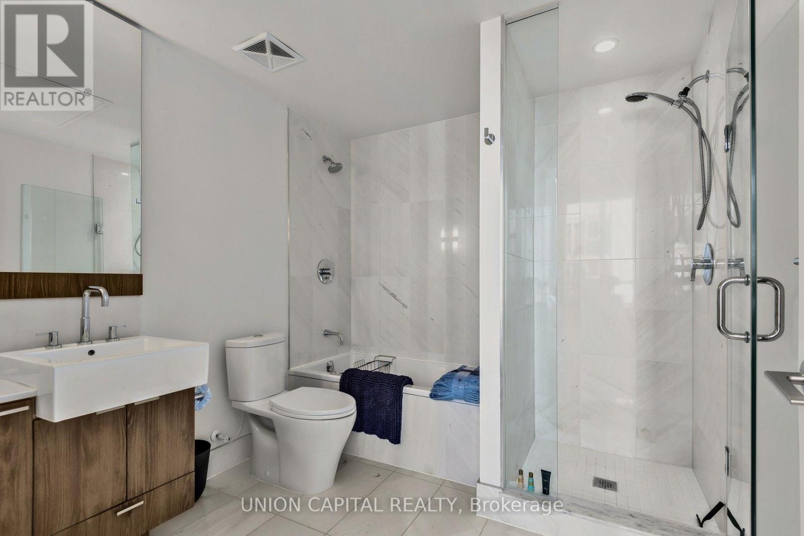Ph1 - 88 Blue Jays Way, Toronto, Ontario  M5V 0L7 - Photo 12 - C14127744
