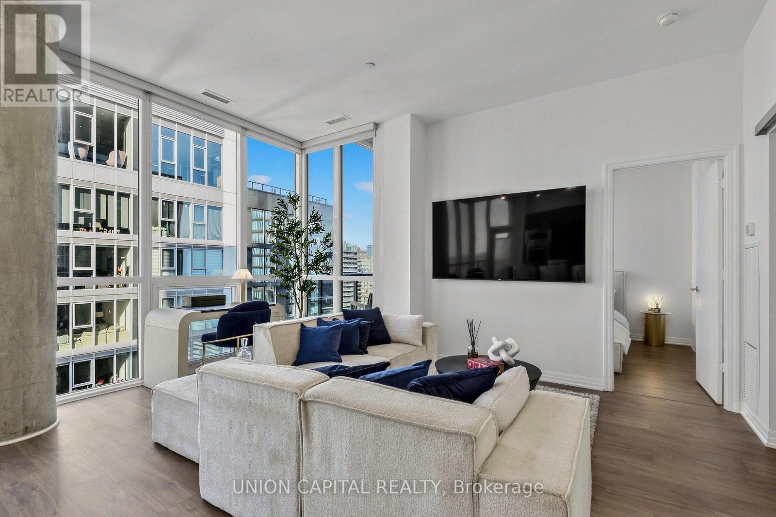 Ph1 - 88 Blue Jays Way, Toronto, Ontario  M5V 0L7 - Photo 4 - C14127744