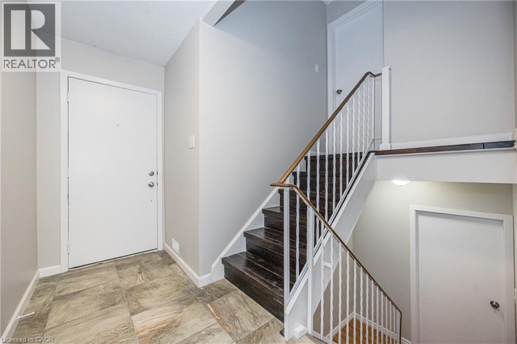 328 Breezewood Crescent Unit# Upper, Waterloo, Ontario  N2L 5K5 - Photo 6 - 40874852
