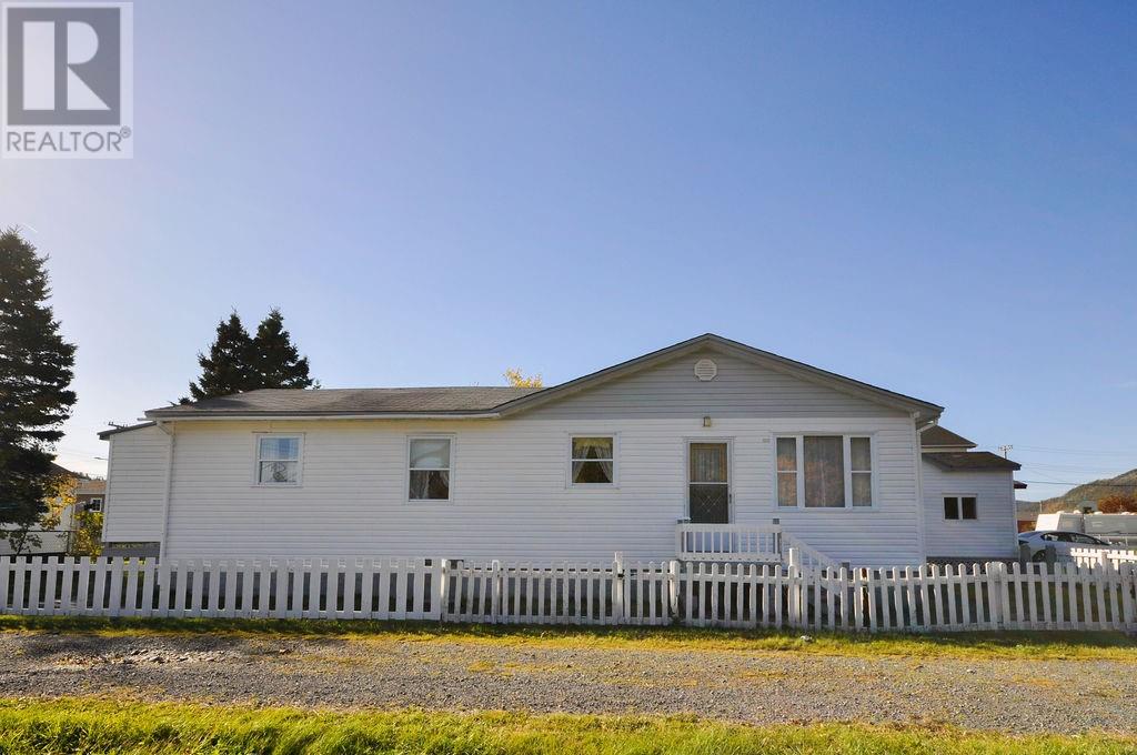 6 Mount Pleasant Street, Placentia — photo 2